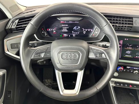 Used 2020 Audi Q3 2.0T Premium Plus w/ Premium Plus Package AWD/4WD image 11