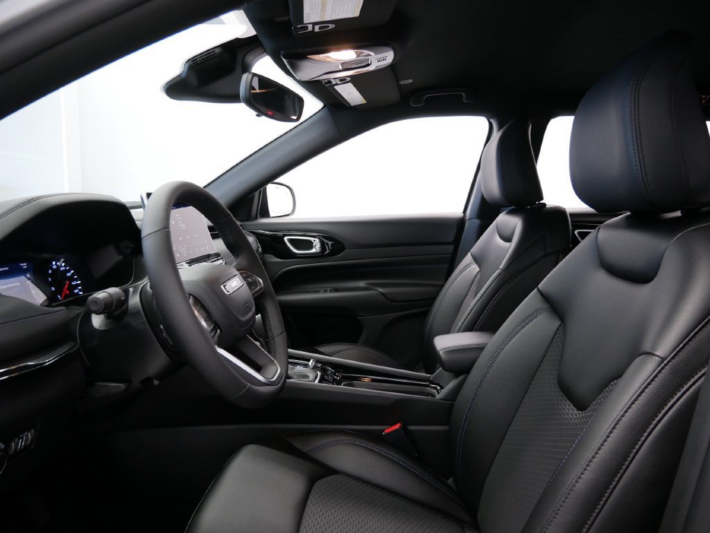 New 2026 Jeep Compass Latitude AWD/4WD image 13