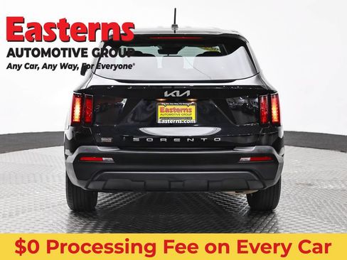 Used 2022 Kia Sorento LX FWD image 6