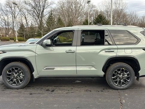 New 2026 Toyota Sequoia Platinum image 4