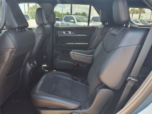 Used 2026 Ford Explorer ST RWD image 24