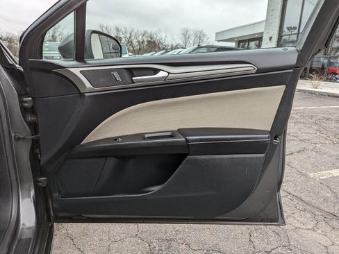 Used 2017 Ford Fusion S FWD image 31