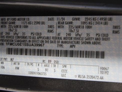 Used 2025 Ford Escape SE image 41