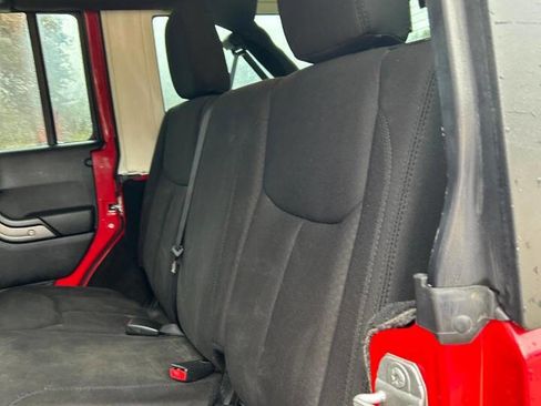 Used 2014 Jeep Wrangler Unlimited Sport w/ Connectivity Group image 39