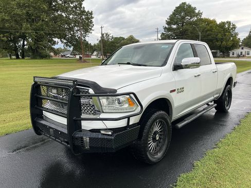 Used 2014 RAM 1500 Laramie w/ Convenience Group image 4