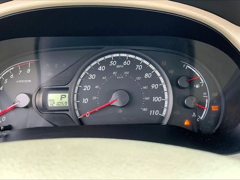 Used 2014 Toyota Sienna LE image 25