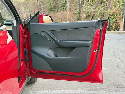 Used 2021 Tesla Model Y Long Range image 39