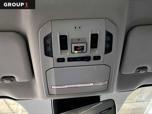 Used 2021 Toyota Highlander XLE image 33