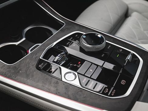 Used 2023 BMW X7 xDrive40i w/ Executive Package image 36