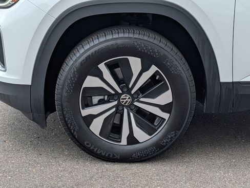 Used 2024 Volkswagen Atlas SE AWD/4WD image 15