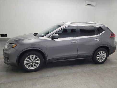Used 2018 Nissan Rogue SV w/ Premium Package image 2