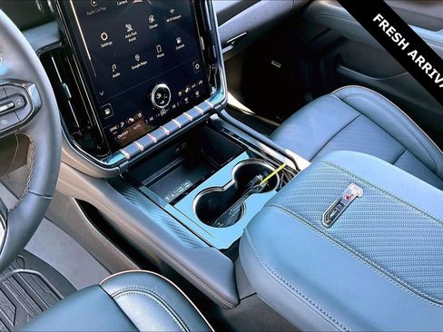 Used 2025 GMC Yukon AT4 w/ Premium Trailering Package image 17