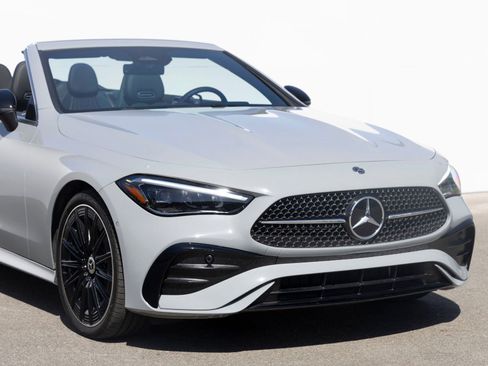 Used 2024 Mercedes-Benz CLE 300 4MATIC Cabriolet w/ Night Package image 4