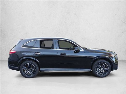 Used 2026 Mercedes-Benz GLC 300 image 4