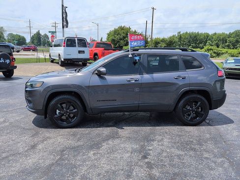 Used 2021 Jeep Cherokee Latitude Plus AWD/4WD image 4