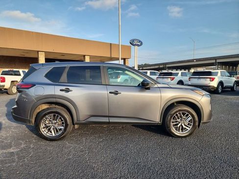 Used 2024 Nissan Rogue S image 6