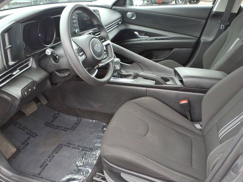 Used 2023 Hyundai Elantra SEL w/ Cargo Package FWD image 11