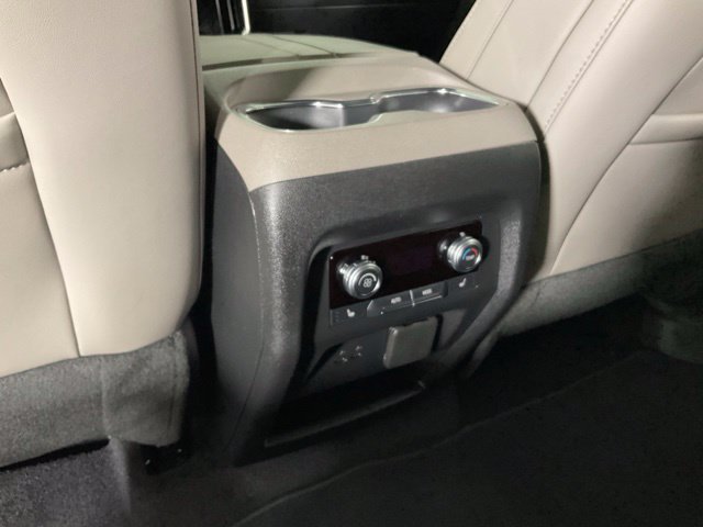 Used 2025 GMC Acadia Elevation w/ Elevation Premium Package FWD image 24