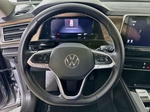Certified 2026 Volkswagen Atlas SE w/ Panoramic Sunroof Package AWD/4WD image 12