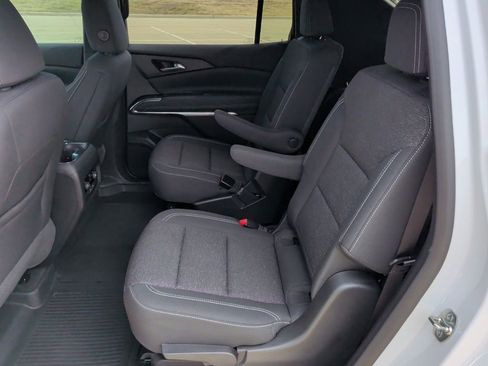 Used 2025 Chevrolet Traverse LT w/ Driver Confidence Package image 34