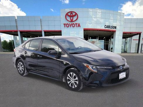 Certified 2022 Toyota Corolla LE image 2