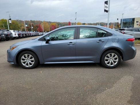 Used 2025 Toyota Corolla LE w/ Convenience Package image 21