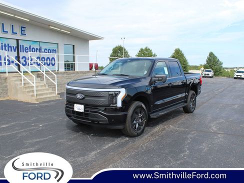 New 2025 Ford F150 Lightning Flash AWD/4WD image 1