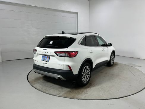 Used 2022 Ford Escape Titanium AWD/4WD image 36