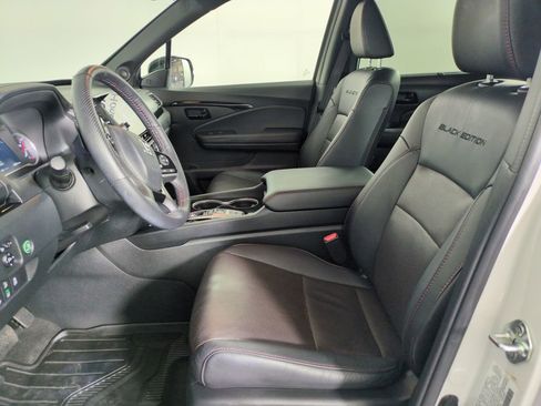 Certified 2024 Honda Passport Black Edition image 13