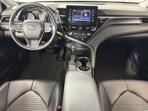 Used 2022 Toyota Camry SE FWD image 2