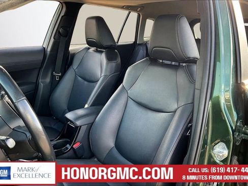 Used 2022 Toyota Corolla Cross XLE w/ Convenience Package image 18