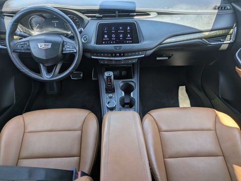 Certified 2019 Cadillac XT4 Sport FWD image 10