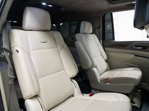 Used 2021 Cadillac Escalade ESV Sport Platinum w/ LPO, ONYX Package image 24