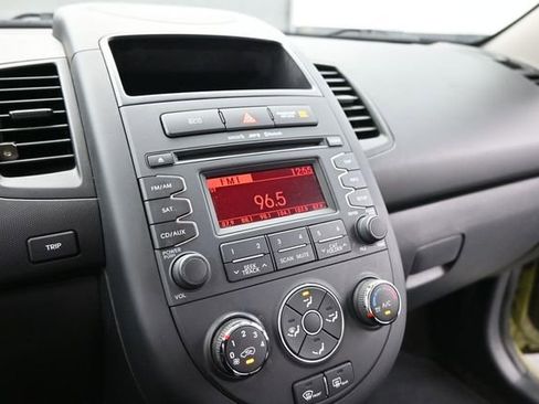 Used 2013 Kia Soul FWD image 33