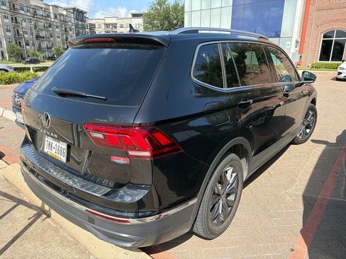 Used 2023 Volkswagen Tiguan SE FWD image 4