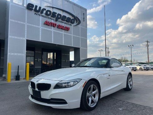 Used 2012 BMW Z4 sDrive28i image 2