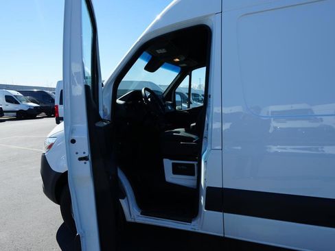 Used 2024 Mercedes-Benz Sprinter 144 Cargo image 8