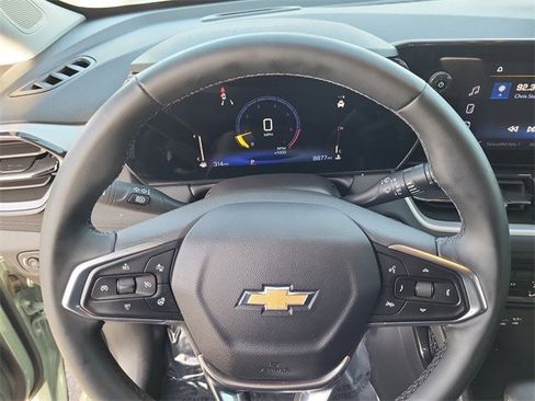 Used 2025 Chevrolet TrailBlazer LT w/ LT Cold Weather Package image 10