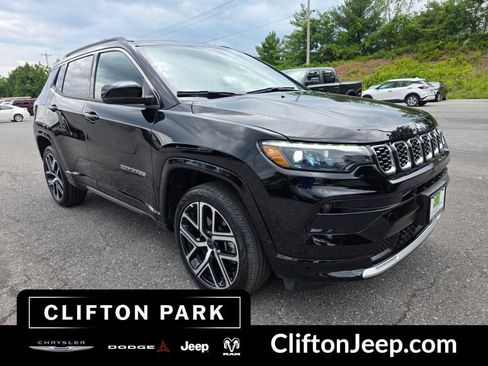 Used 2025 Jeep Compass Limited w/ Elite Group AWD/4WD image 3