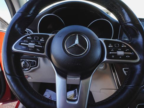 Used 2020 Mercedes-Benz GLC 300 GLC 300 image 24