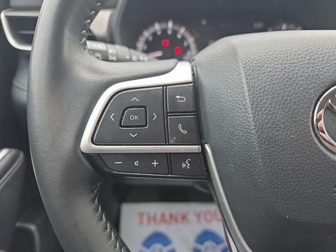 Used 2024 Toyota Highlander LE image 27