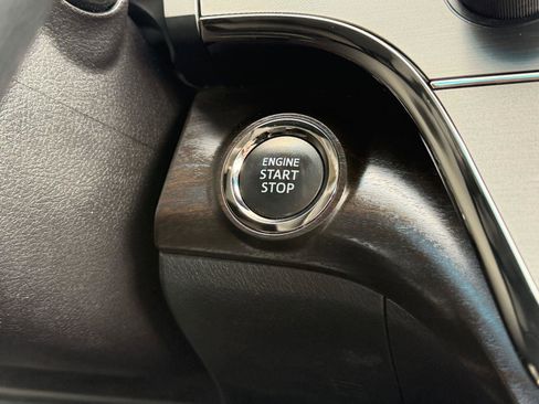 Used 2016 Toyota Avalon XLE Plus FWD image 41