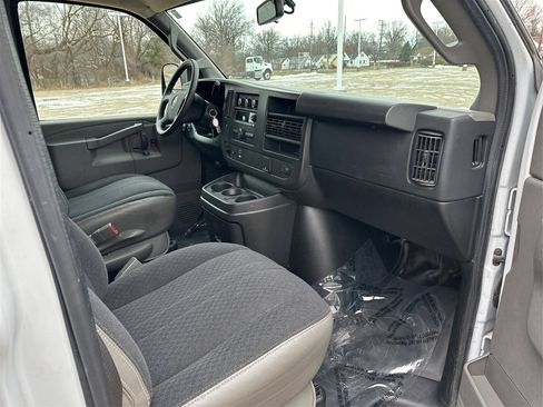 Used 2018 GMC Savana 2500 w/ Driver Convenience Package image 13