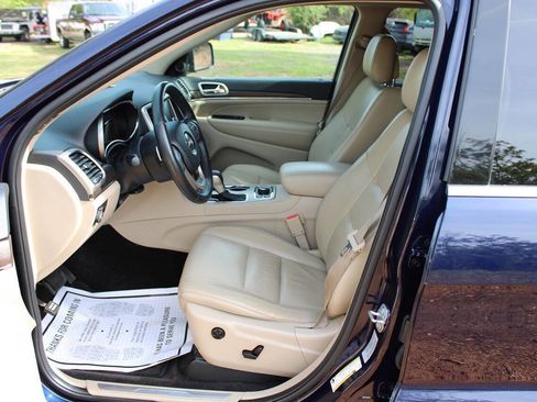 Used 2017 Jeep Grand Cherokee Limited image 15