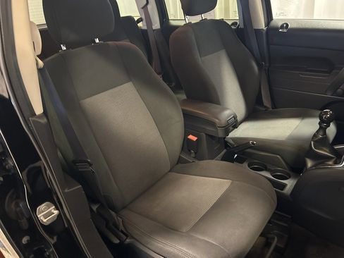 Used 2017 Jeep Patriot Sport image 13