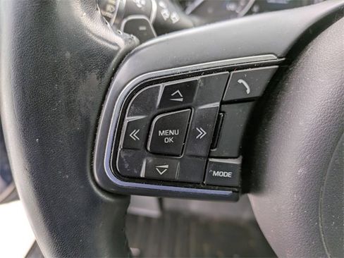 Used 2018 Jaguar XE Premium image 11