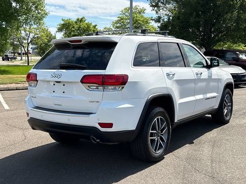 Used 2022 Jeep Grand Cherokee Limited w/ Tech Group AWD/4WD image 2