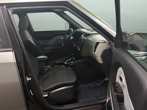 Used 2015 Kia Soul FWD image 18
