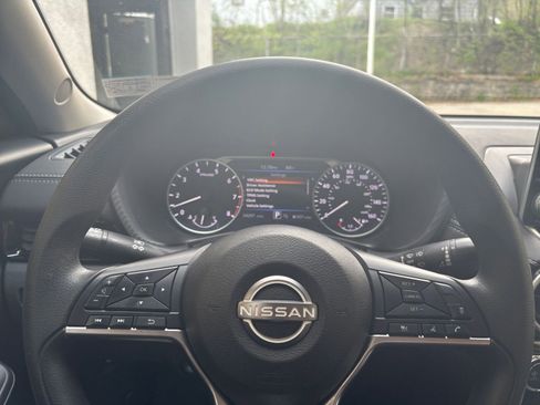 Used 2024 Nissan Sentra SV FWD image 27