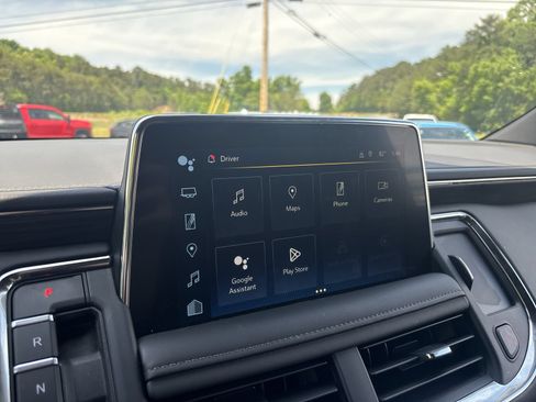 Used 2024 Chevrolet Tahoe Z71 w/ Luxury Package AWD/4WD image 16